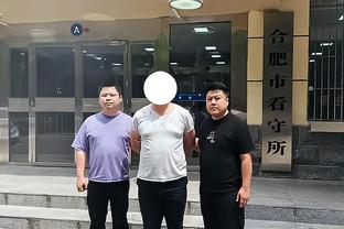 中场差距？埃迪-豪：表扬边后卫 而中场出色才能让他们位置更高